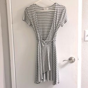 Front tie striped dress